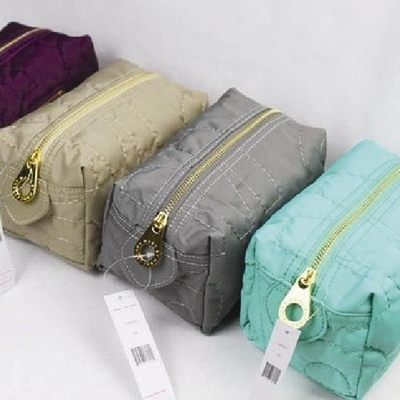 化妝包A01-福建箱包網-寧德箱包加工-福州箱包加工工廠-福建箱包網|福州箱包加工廠|寧德箱包生產廠家 產品展示(福建正岳箱包-寧德箱包工廠-福州箱包工廠、寧德箱包來料加工-福州箱包OEM工廠、箱包生產工廠-箱包設計-箱包加工制作工廠)|金泉網